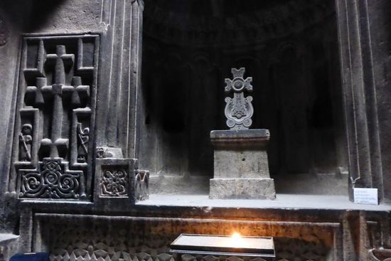 ... wie üblich relativ schmucklos ...