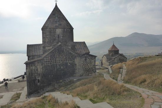 der Sevan-See ist 5 mal größer als der Bodensee,
das Wasser ist sehr sauber - Trinkwasserqualität