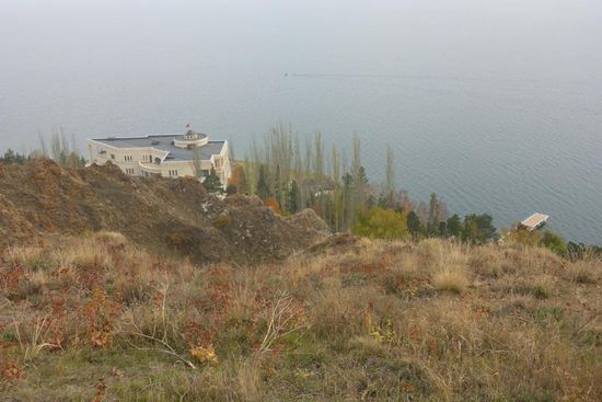 unterhalb des Klosters,
der Sommersitz des Staatspräsidenten