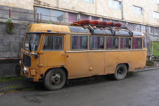 ... die Busse sind auch nicht jünger ...