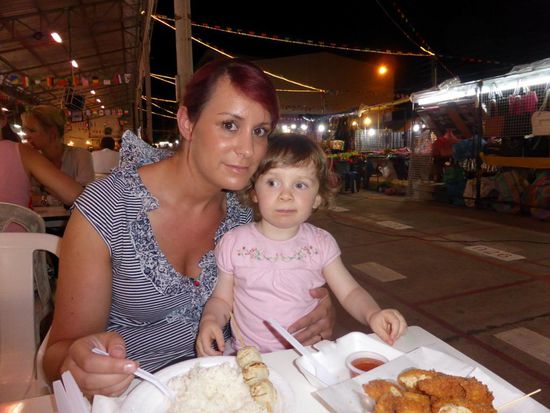 Wir kämpfen um jeden Bissen - großen Hunger hat unsere Maus allgemein leider nicht.