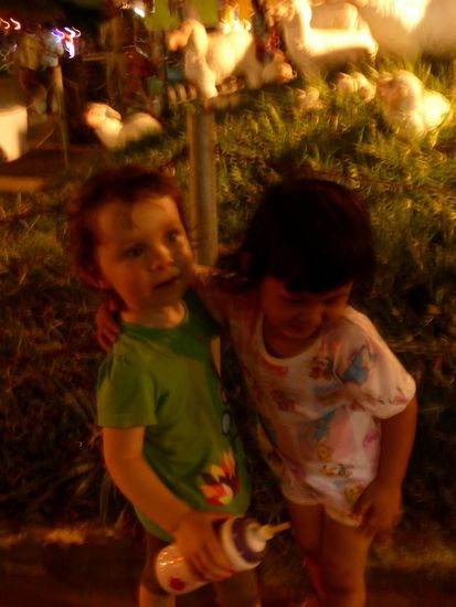 Lieschen hat eine kleine Thai-Freundin gefunden