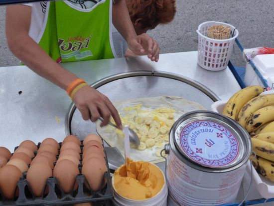 Making of Banana-Pancake 
Alleine wegen diesen Dingern, ist es eine Reise nach Thailand immer wert!