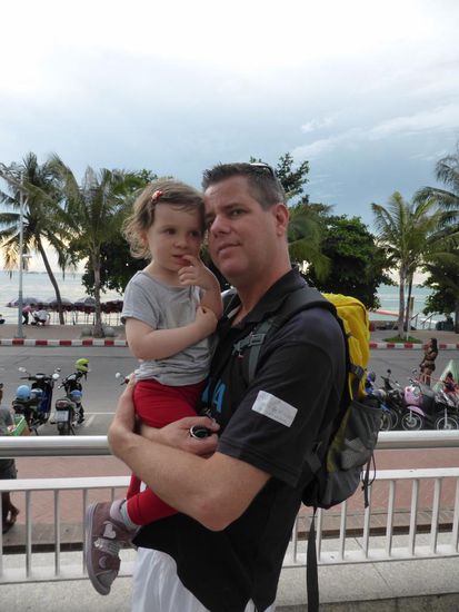 Hier der Beweis: Friseur war gar nicht schlecht 
Für mich etwas zu kurz (ist daheim aber auch immer so) Daran ist Sascha grundsätzlich schuld 