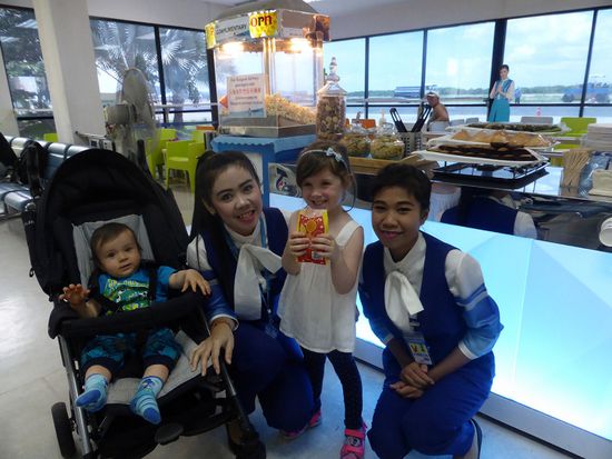 Kostenlos Popcorn, Snacks und Getränke vor dem Abflug für alle 