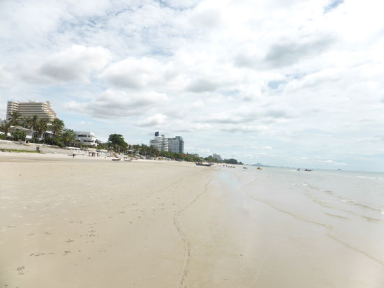 Strand Blick Richtung Hilton Hotel