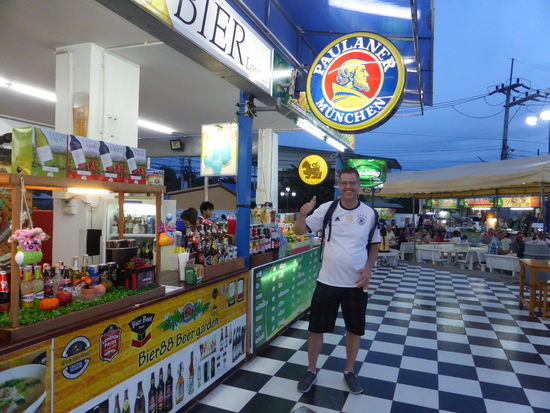 Vorbereitung auf das 2. EM Spiel am Paulaner Standl