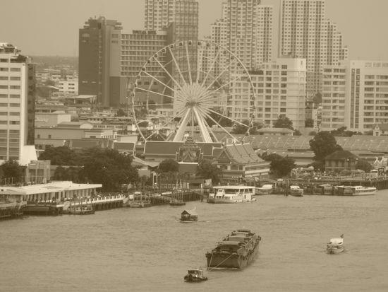 Ausblick zum Asiatique von unserem Balkon