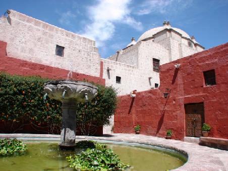 Das Kloster Santa Catalin ist eine der Hauptsehenswuerdigkeiten.