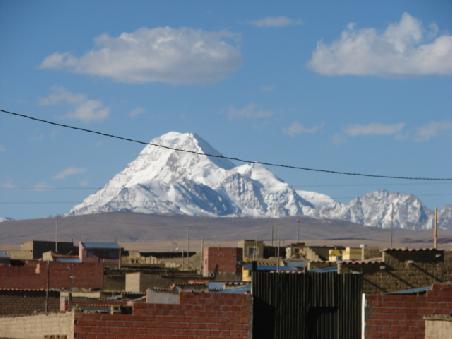 Am Ostende der Cordillera Real ragt der Huayna Potosi 6088 m empor.