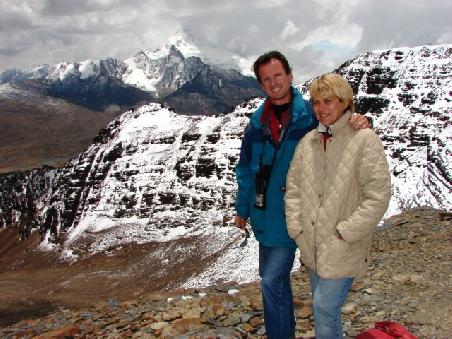 Obwohl wir nur die letzten hundert Meter auf 5400 m zu Fuss zuruecklegten, machte uns die duenne Luft zu schaffen.