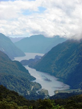 Blick vom Wilmot Pass auf den Doubtful Sound.