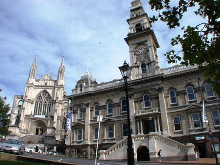 Rechts das City Council, links St. Pauls Cathedral, die erst in den 1970ern fertig wurde.