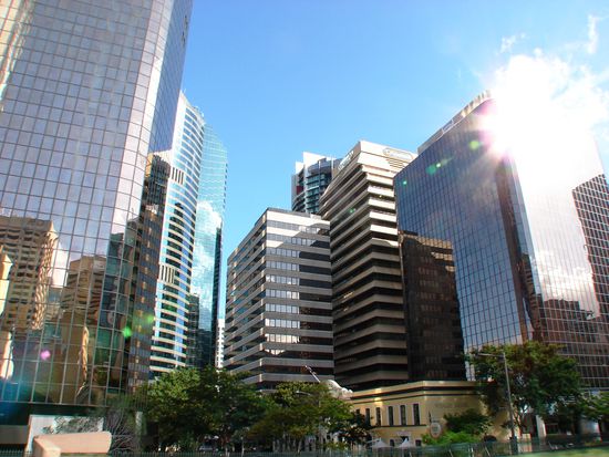 Zwischen den Glasfasaden der Buerotuerme ...