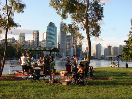 Die zahlreichen oeffentlichen Grillplaetze werden von der Bevoelkerung dankbar angenommen.