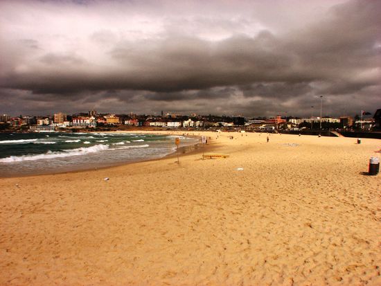 Das Beste an Bondi Beach bei unserem Besuch war die Wolkenstimmung!