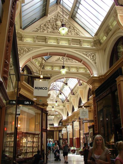 Traditionsreiche Einkaufspassage.