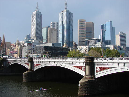 Der Osten des CBD mit seinen Glastuermen.