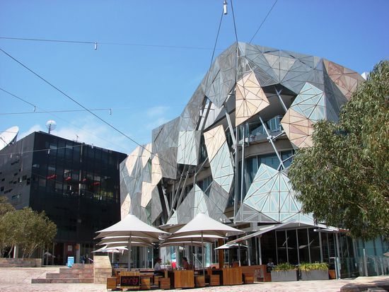 Am Federation Square wurde mit einigen Kunstmuseen vor Jahren ein erster Schritt in Richtung kreative moderne Architektur gesetzt.