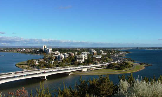 Der Swan River und die suedlichen Suburbs.