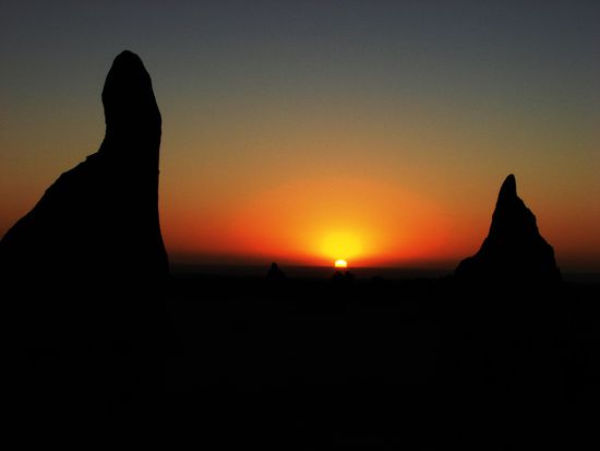 Sonnenuntergang ueber den Pinnacles.