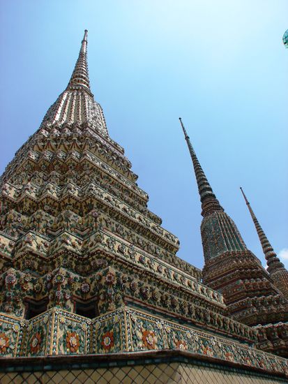 Chedis mit Porzellanverkleidung.