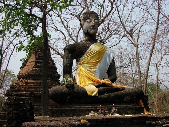 Am hoechsten Huegel von Si Satchanalai finden auch heute noch Buddhaverehrungen statt.