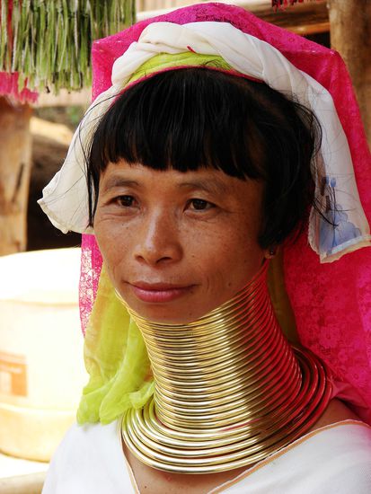 Das Tragen der viele Kilogramm schweren Spirale kann wohl kein Vergnuegen sein!