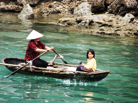 ... die durch Fischfang oder Souvenierverkauf ihr Dasein fristen.