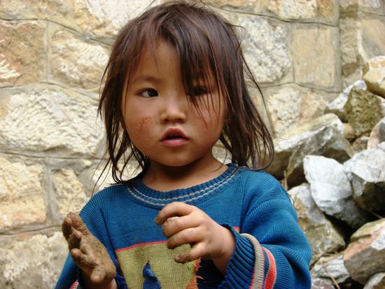 ... auf der nackten Erde.