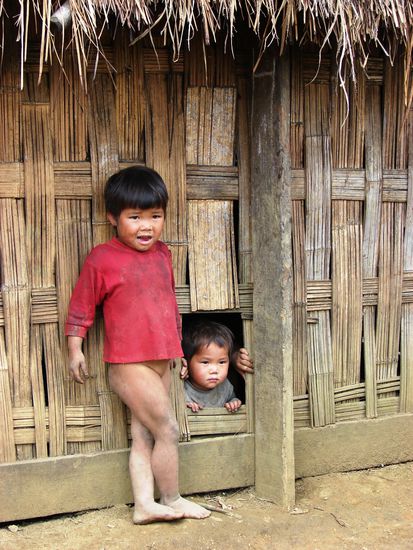 Die Kinder der armen Familien sind unglaublich schmutzig! Sie tragen fast immer ausschliesslich ein Hemd oder einen Pullover.