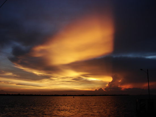 Traumhafte Abendstimmung auf der Faehre.