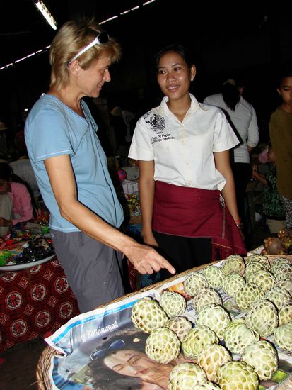 "What's the name of these fruits?"