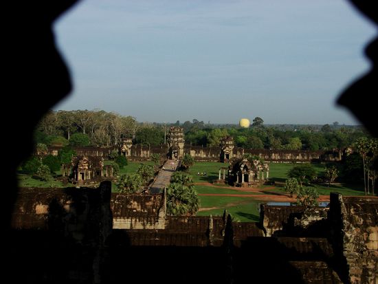 Blick von oben auf den Eingangsbereich.