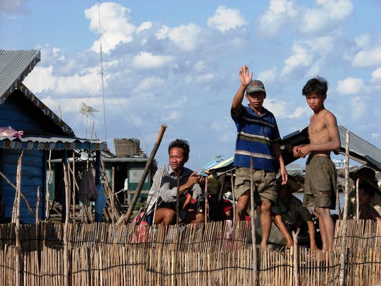 Die Menschen leben ueberwiegend vom Fischfang.