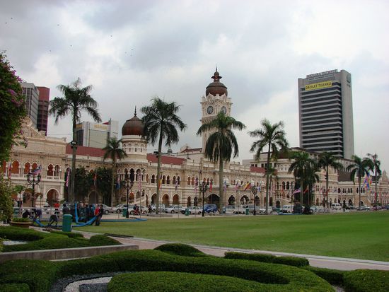 Das Sultan Abdul Samad Gebaeude steht am Mederka Square im Herzen des kolonialen Kuala Lumpur.