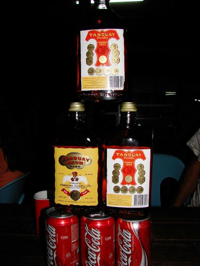 ... Cola und philippinischem Rum.