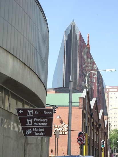 Man versucht ein wenig auf Tourismus zu machen....( WM 2010  )