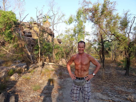 Und wieder mal rumwandern.....wie man sieht, Dirk benötigt nur eine Hose tagsüber......es ist unheimlich heiß hier......