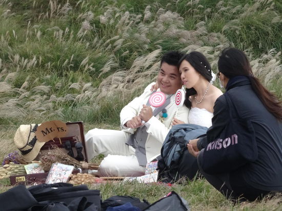 Was hier in Taiwan professionell betrieben wird - das perfekte Hochzeitsfoto....wir haben schon viele Spektakel beobachten können