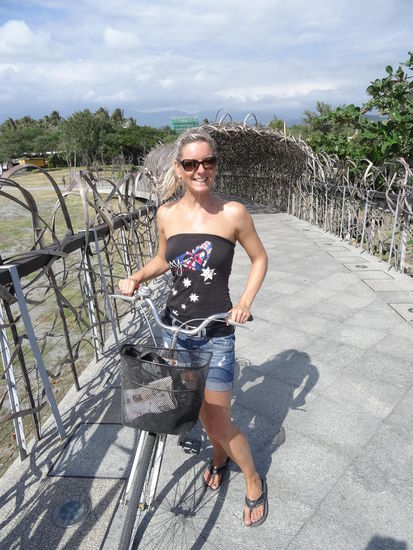 Die Fahrräder hatten auch schon die besten Jahre hinter sich......(platter Reifen inkl.  )