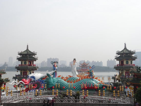 Kitsch am Lotus Pond