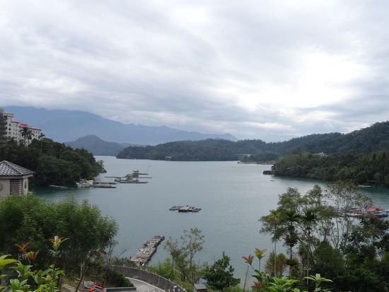 Spaziergang am Sonne Mond See