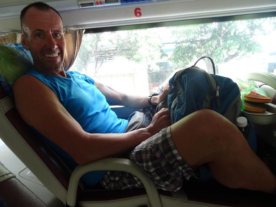 Komfort aber nur für kleine Leute.....etwas gewöhnungsbedürftig .....Beine ausstrecken ab 1,80 m unmöglich.....