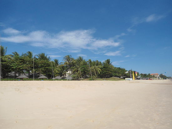 hier mal ein breiterer Strandabschnitt......