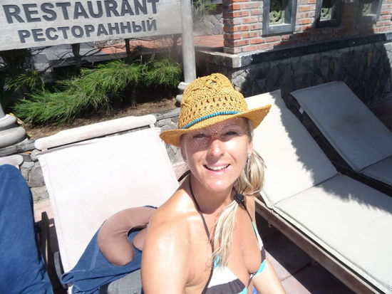 siehe im Hintergrund.....russisch.....egal.....