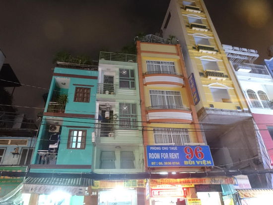 Backpacker Viertel. Jedes Haus bietet  saubere preiswerte Unterkünfte.