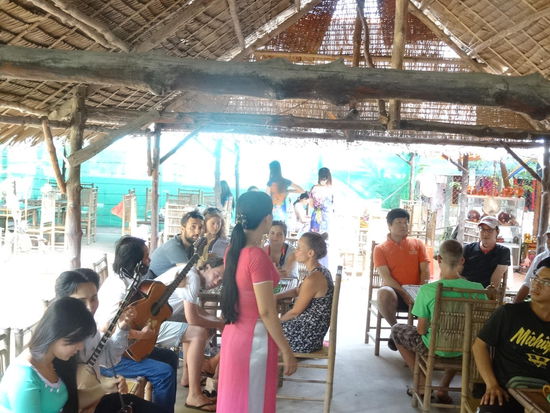 Volkstümlicher Gesang......