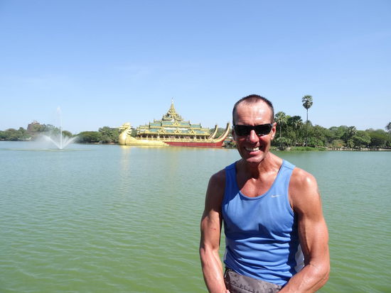 Kandawgyi See lädt zu Spaziergängen ein