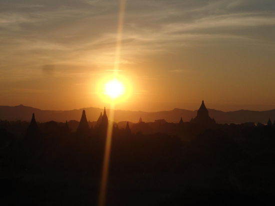 Sonnenuntergangsstimmung in Bagan